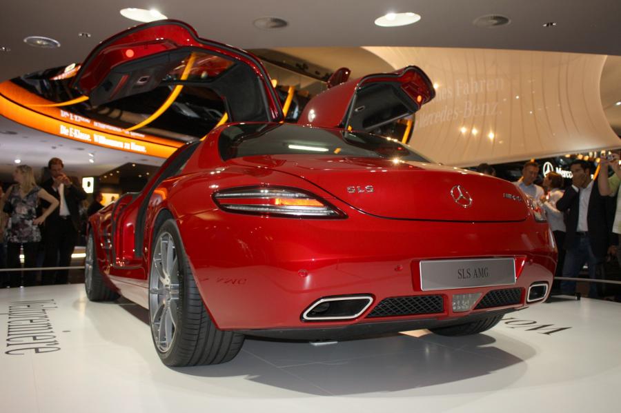  Mercedes-Benz SLS AMG 2010 года  (фото 84 из 526)